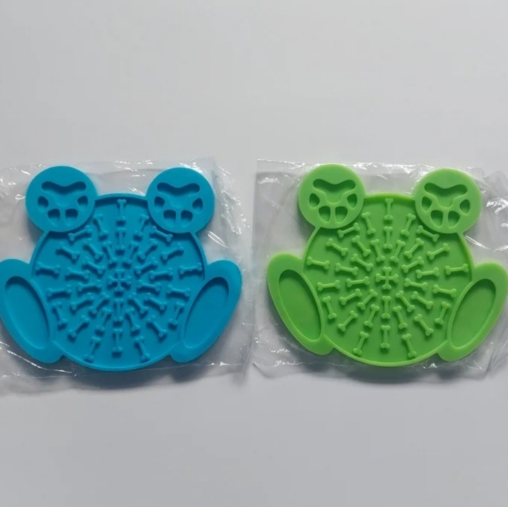 Dog Lick mat‎ Fort anxiety Dog Lick pad feeder set two Green blue